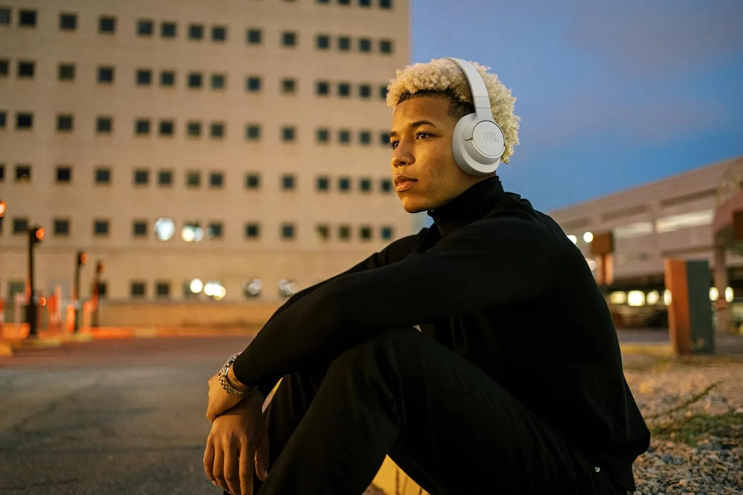 JBL Tune 720BT Wireless Over-Ear Headphones with Bluetooth 5.3, 76H Battery, and Pure Bass Sound - Model JBLT720BTBLK - Image 11
